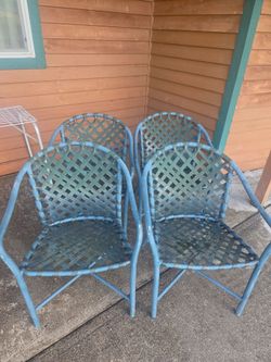 Set of 4 outdoor chairs-FREE