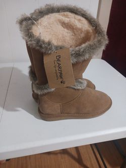Bear Paw Buts For Woman  Size 8