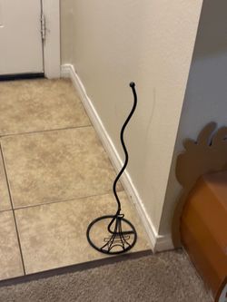 Toilet paper holder
