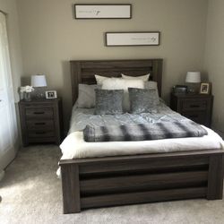 Zelen Warm Gray Panel Bedroom Set/3-PIECE (BED, DRESSER, NIGHTSTAND)