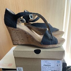 Toms Size 6.5 Women Wedges