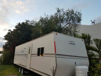 2006 Coachmen travel trailer 30 feet