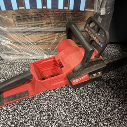 Milwaukee M18 Chainsaw