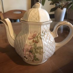 Arthur wood Of England Tea Pot
