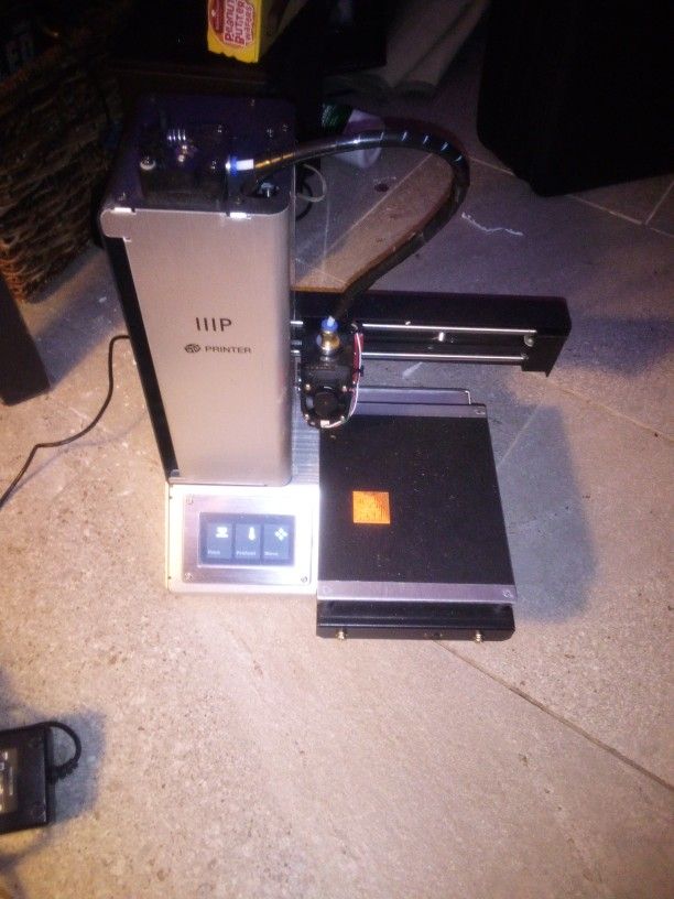 lllP 3D Printer with Power Cord