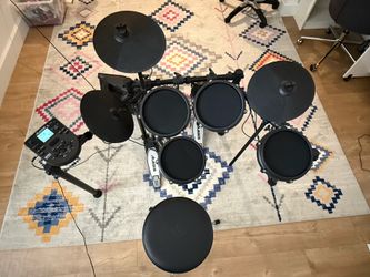 Alesis Electronic Drum set w/monitor- DM7X - Electric kit
