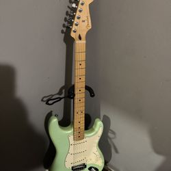 READ DESCRIPTION Fender Player Strat LE Seafoam READ DESCRIPTION