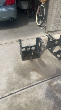 Undercarriage Battery Hold Down