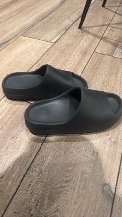 YS-01 Yeezy size 8.5 men’s