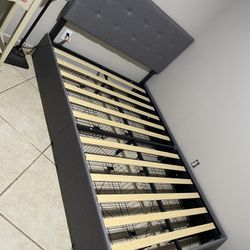 Full Size Bed Frame With 4 Drawers 