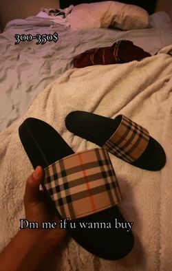 Burberry slides go for 450$ but I’m asking for 300$