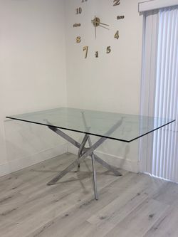 Dining room table