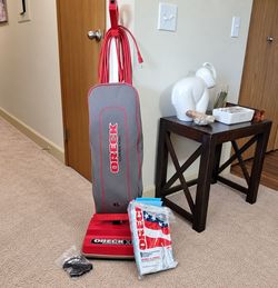 Oreck Commercial XL Upright Vacuum + Bags and belts – Works, see post