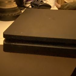 PS4 Comes With A Controller 