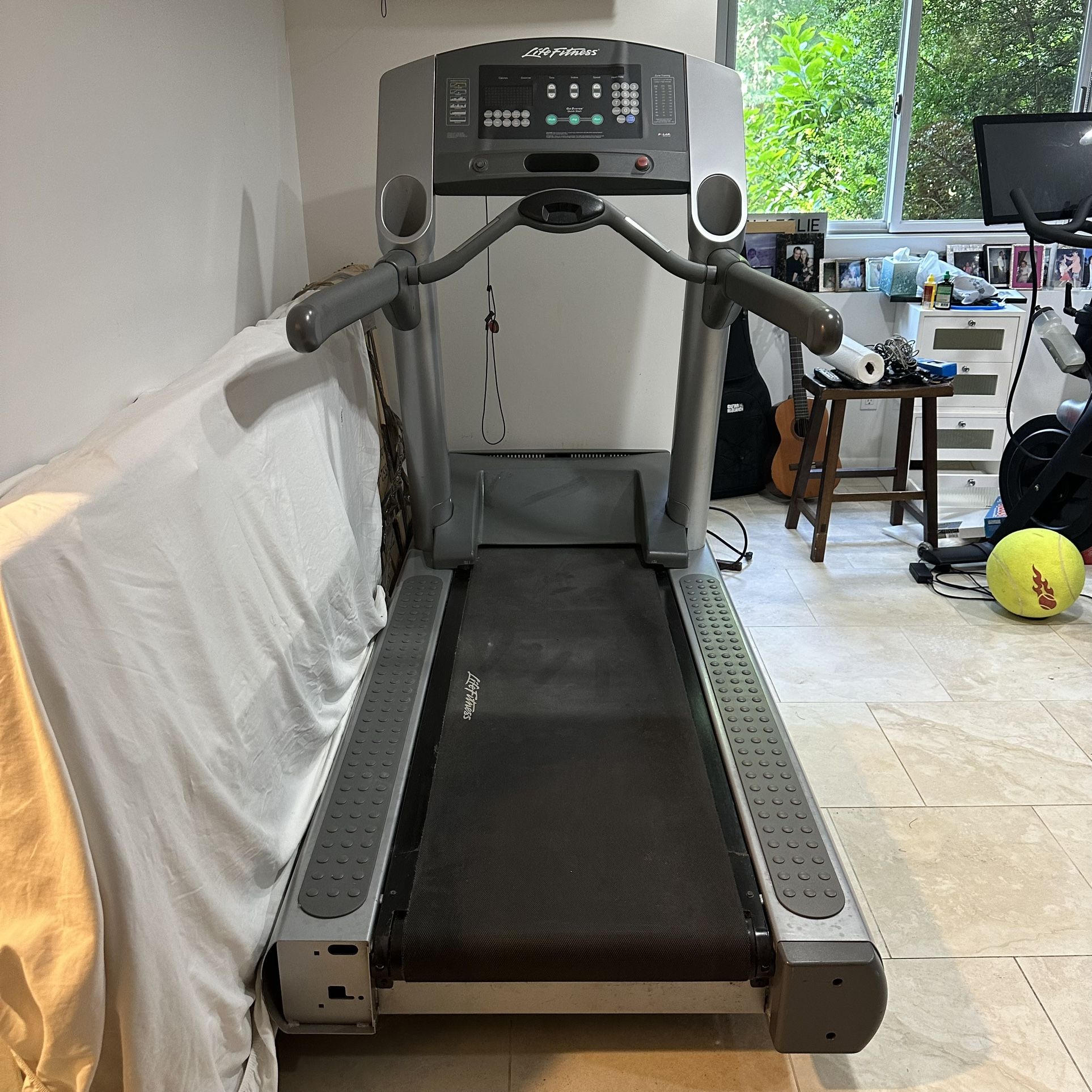 Life store fitness t9i