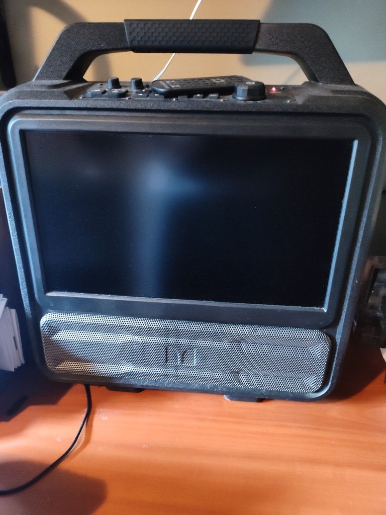 Monster Version Portable Entertainment System 5.6 Full HD Screen With Audio And HDM Outputs