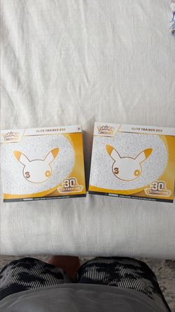 Pokemon 30th Celebration ETB