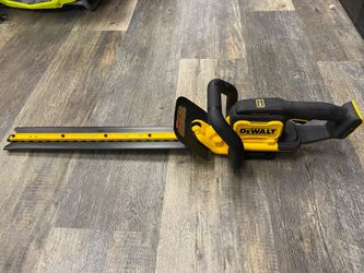 DEWALT DCHT821  20V MAX 22" Cordless Hedge Trimmer (Tool Only)