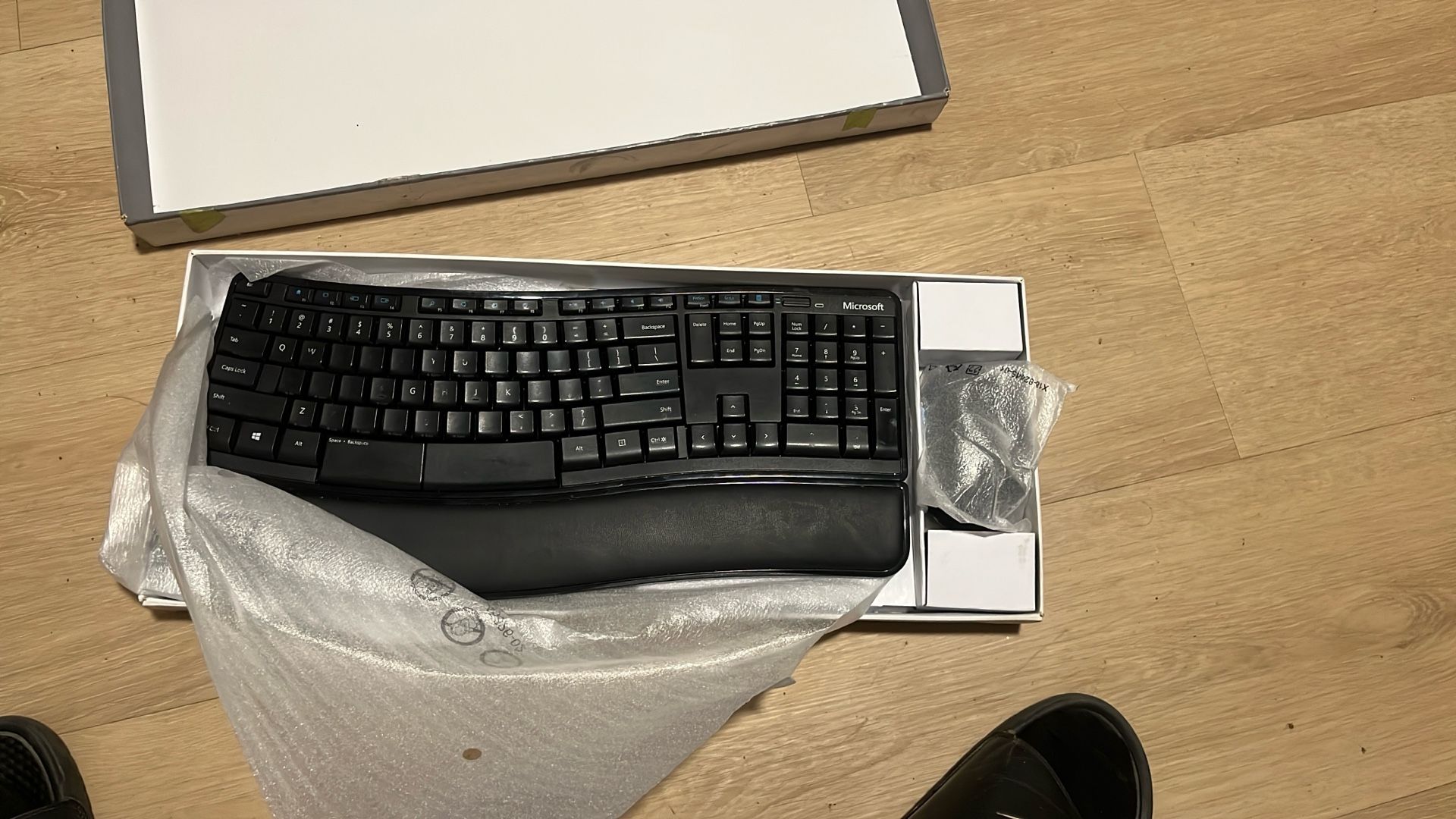 Microsoft Sculpt Comfort Desktop