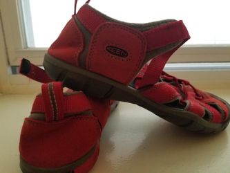 2 keen shoes both for 7