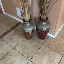 Set Of 2 Vases W/ Dried Grass