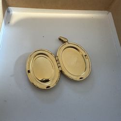 Locket pendants And Brooch