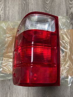 01-05 Ford Ranger New Left Driver side Tail Light FO(contact info removed)