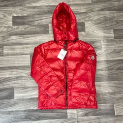 Red Moncler Maya Puffer Jacket Medium – Glossy, Detachable Hood, Never Worn