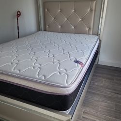NEW QUEEN-SIZE PILLOW TOP MATTRESS AND BOX SPRING