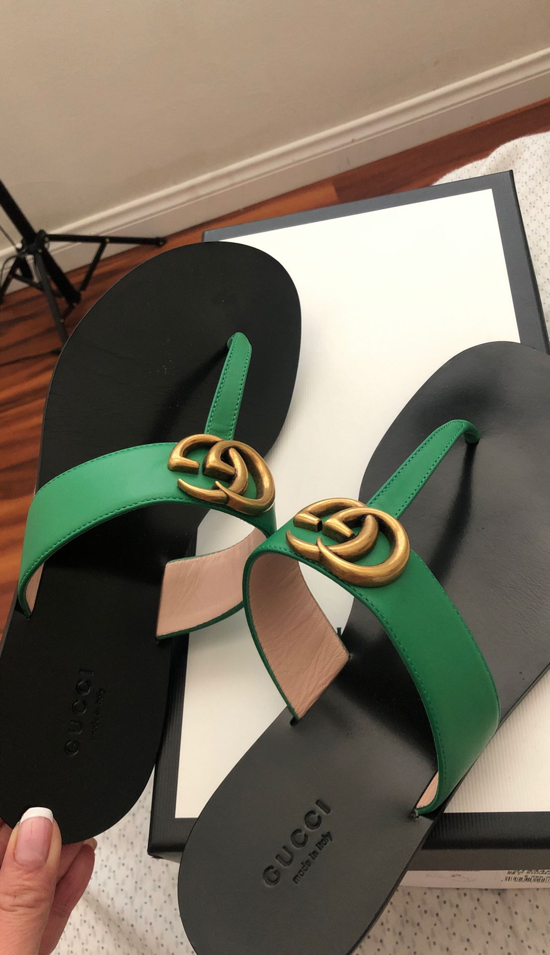 Gucci Flat Marmont Leather Thong