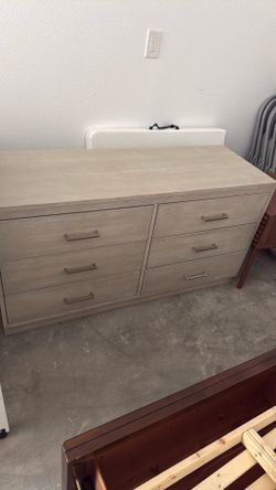6 Drawer dresser