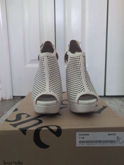 High Heels, Peep toe, strap, white platform size 7