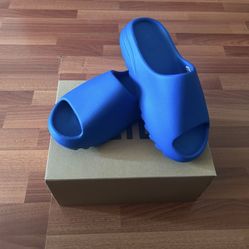Yeezy Slide “Azure”