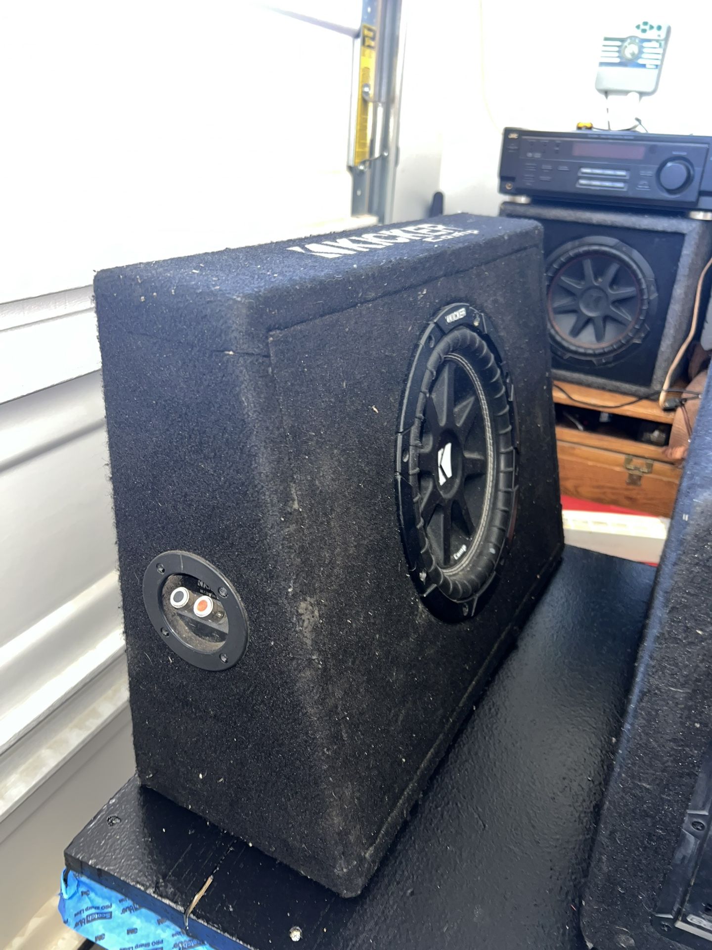 Kicker Comp 10in Subwoofer In Sealed Box With Amplifier