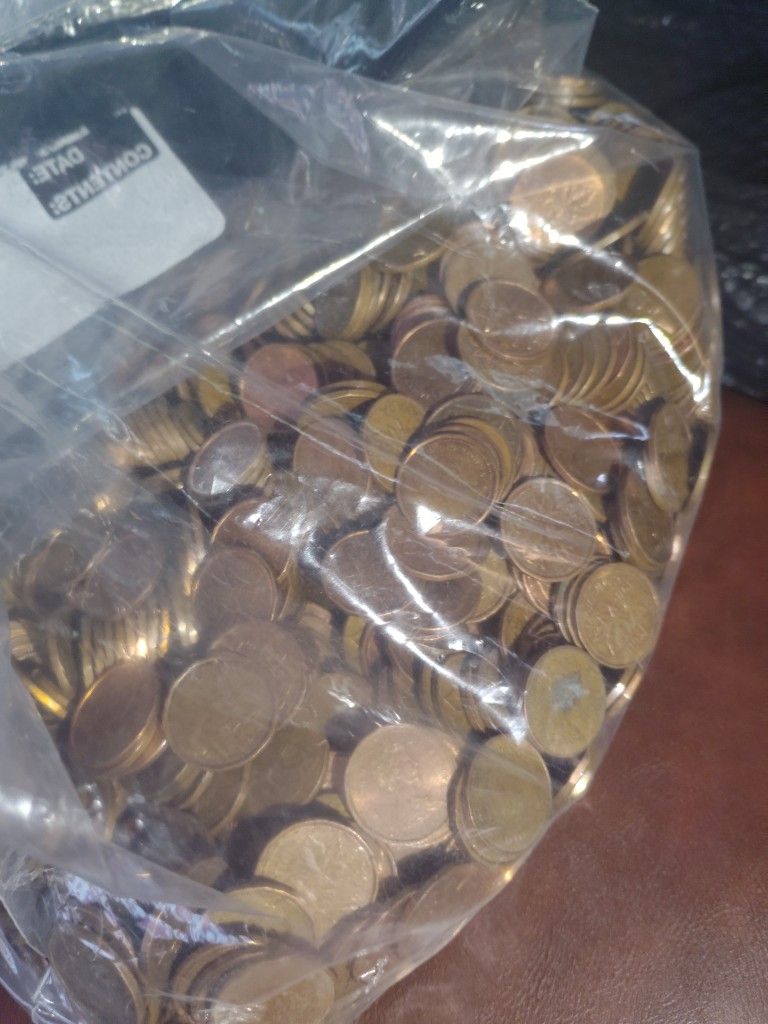Lots Of 98 Percent Canadian Copper Cents.