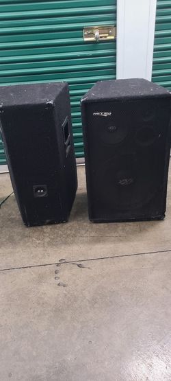 Set of Speakers