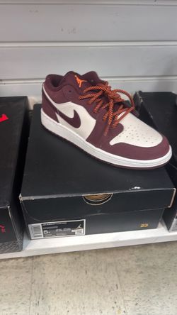 Jordan 1s low top sz5
