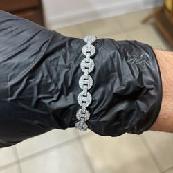 Diamond Test Approved Moissanite Gucci Link Bracelet 