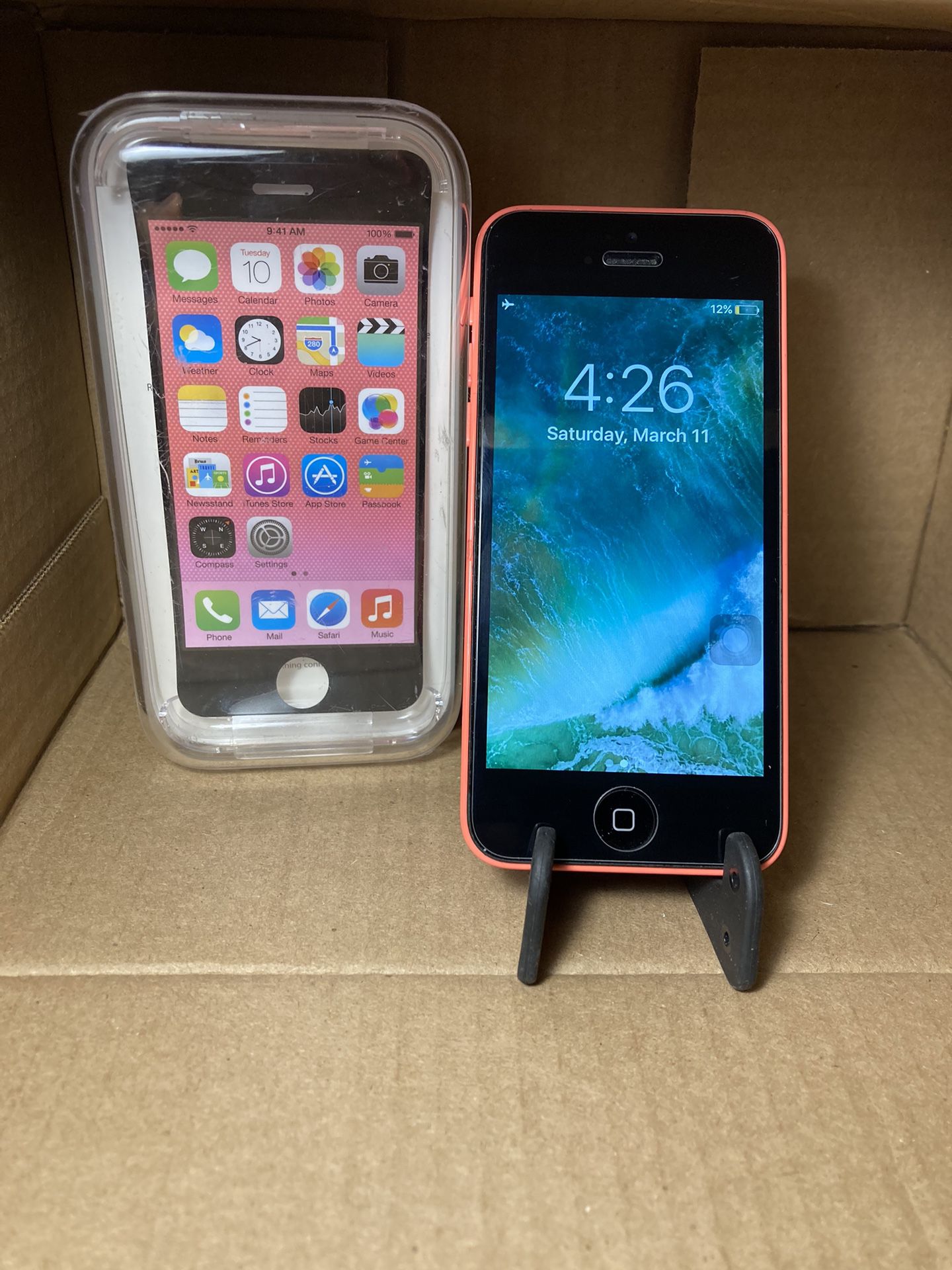 iPhone 5c pink with original box and charger for in Yuma, AZ - OfferUp