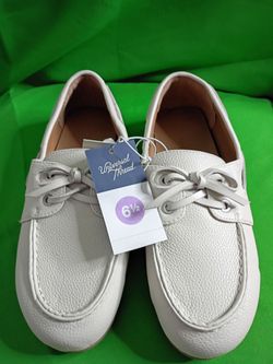 New Universal Thread Boat Shoes Size 6.5