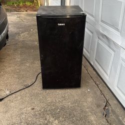 Mini Fridge 
