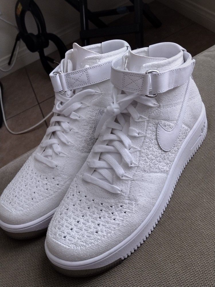 Nike Air Force Ultra Flyknit Mid