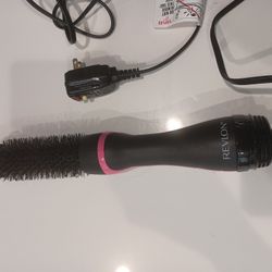 Revlon One step Root Booster Round Brush Dryer & Styler 1.5”