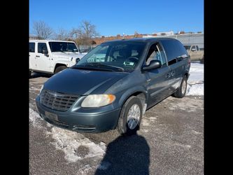 2007 Chrysler Town & Country SWB