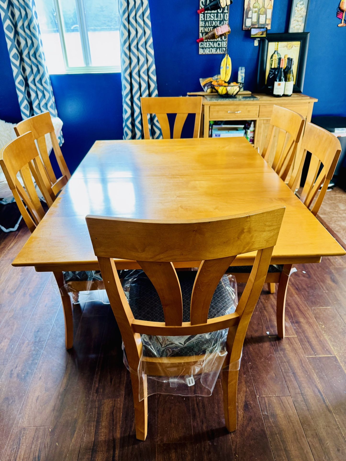 Expandable Butterfly Leaf Table With Chairs