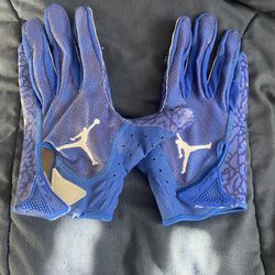 Blue jordan football gloves. Size M 