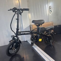 Folding electric bicycle