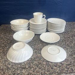50 piece Gibson Sea Shell Dinner set