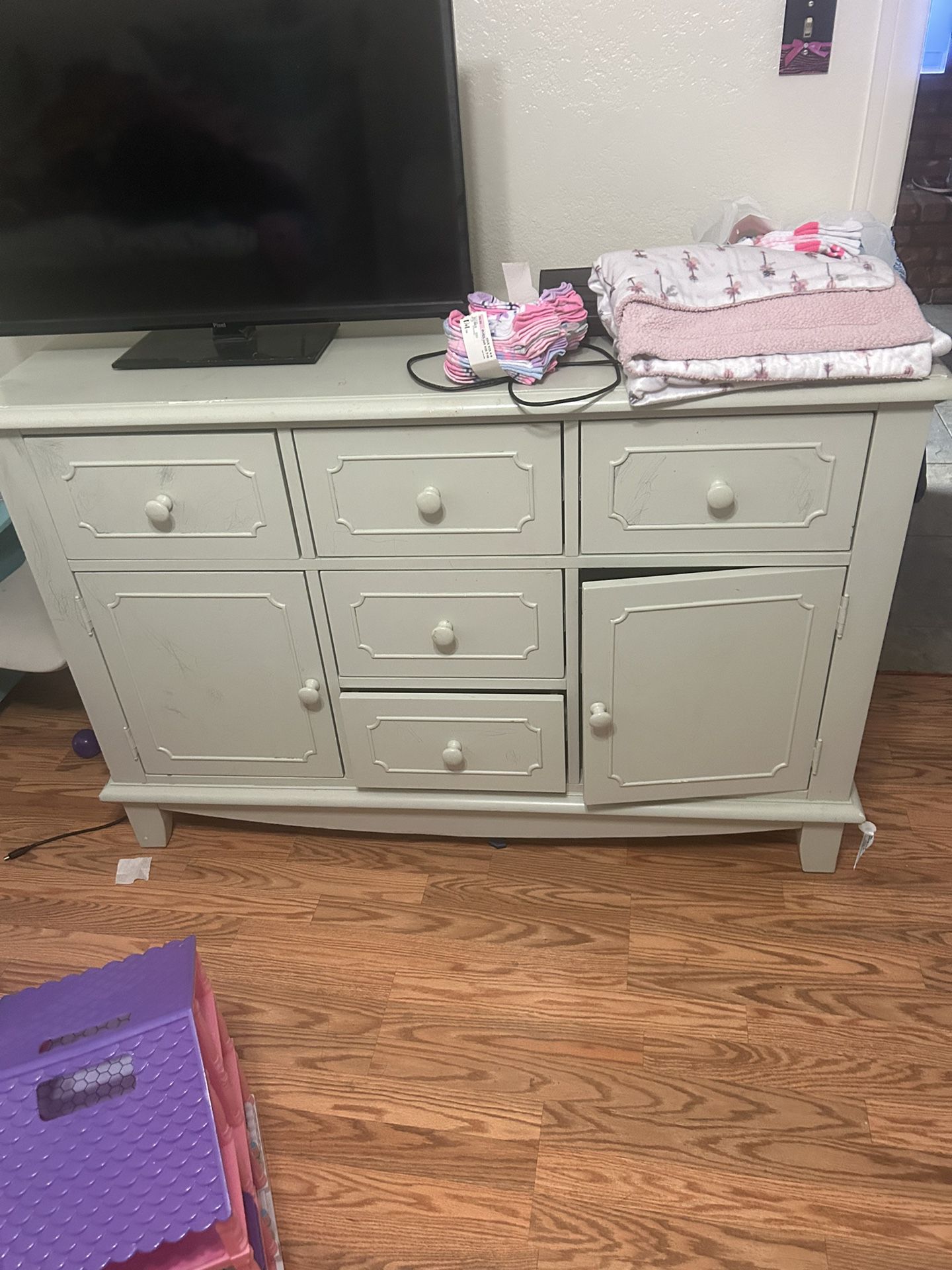 Crib And Dresser 