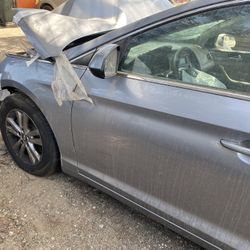 Parts Door 17 Hyundai Sonata Left Front Door Nice Parting Out 